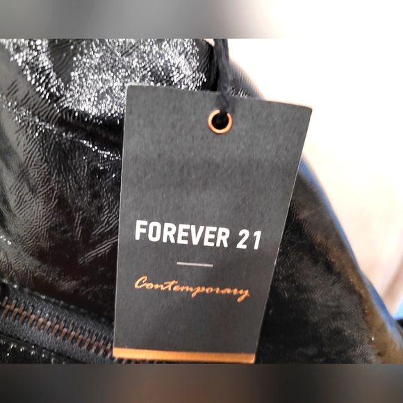 Forever 21 80s Black Faux Patent Bomber Jacket - Picture 11 of 13